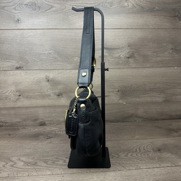 VTG COACH Leather Soho Flap Shoulder Bag Black Gold Tone W/Charm F11842 Y2K - Picture 3 of 14